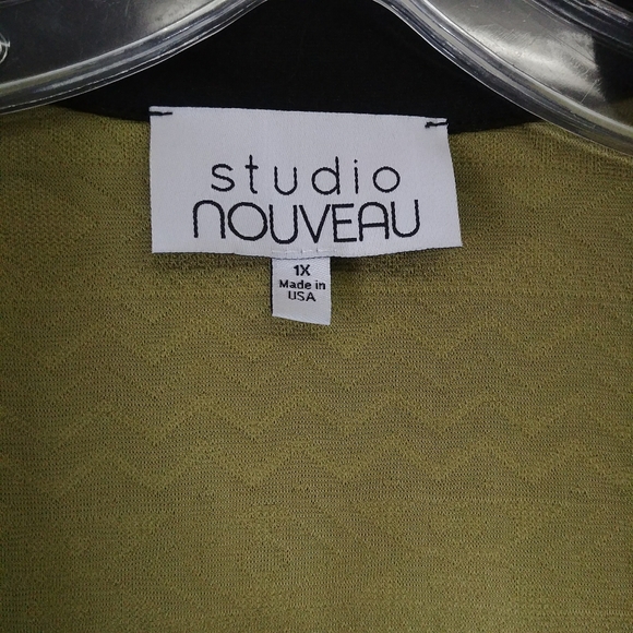 ✨3 for $30✨ Green Button Jacket NWOT - Picture 2 of 7